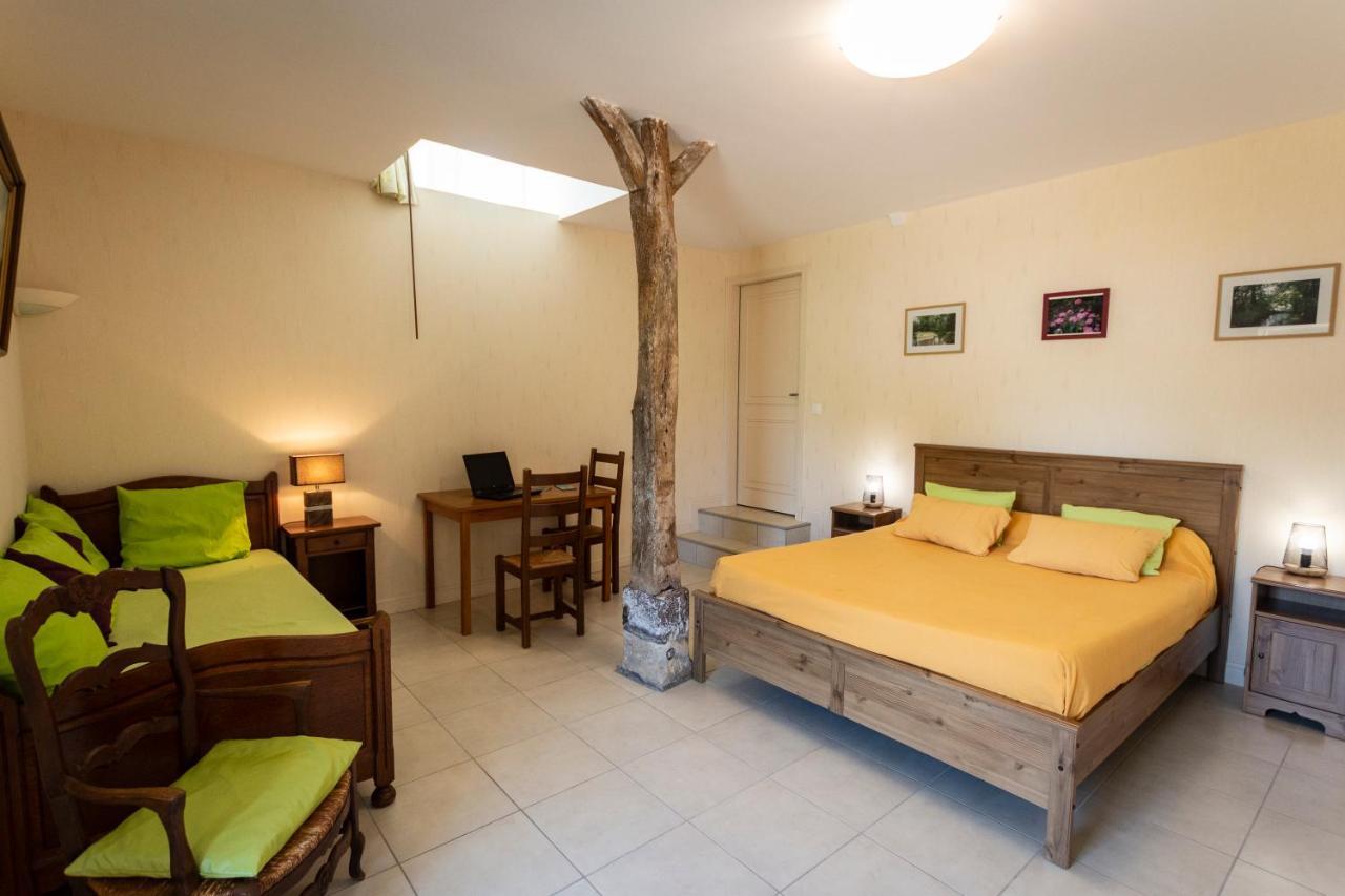 La Haye Gites Et Chambre D'Hotes Avrillé Exterior foto